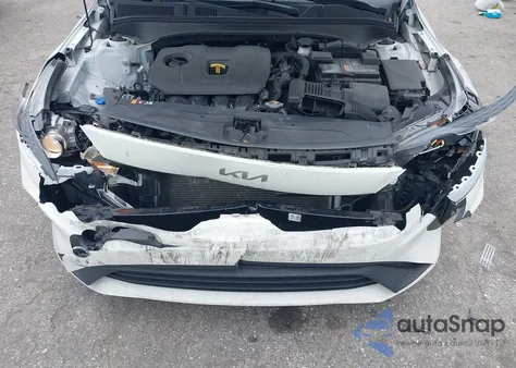 2022 Kia Forte Fe z USA, uszkodzony, nr VIN 3KPF24AD6NE445919